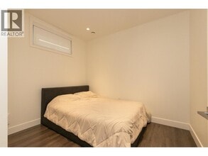 7230 Kitchener St in Burnaby, BC - Building Photo - Building Photo