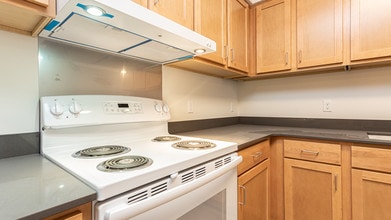 Gardner House Apartments in Seattle, WA - Building Photo - Interior Photo