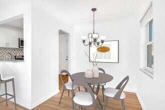 Move-in-ready Park Hill home with oversize in Denver, CO - Building Photo - Building Photo