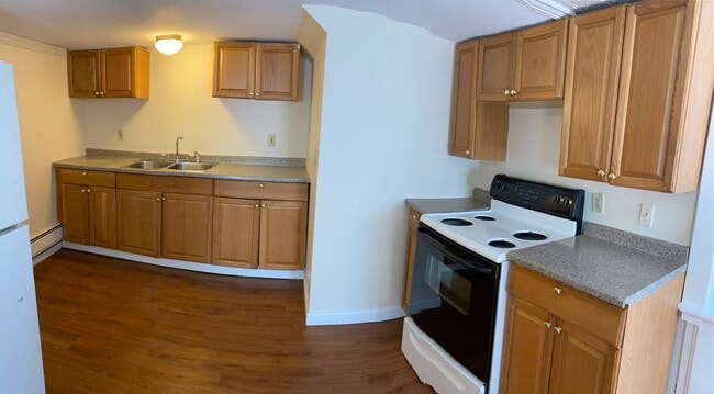 154 Ohio St, Unit 154 Ohio st Apt 2 in Bangor, ME - Building Photo - Building Photo