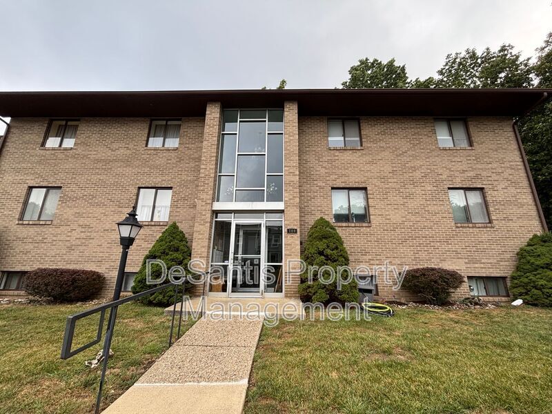 106 Piper Ln in Butler, PA - Building Photo