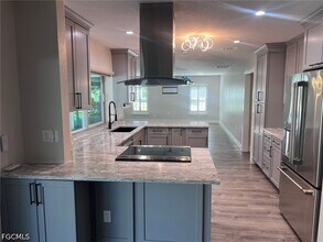 3705 Stoneridge Ct in Ft. Myers, FL - Building Photo - Building Photo