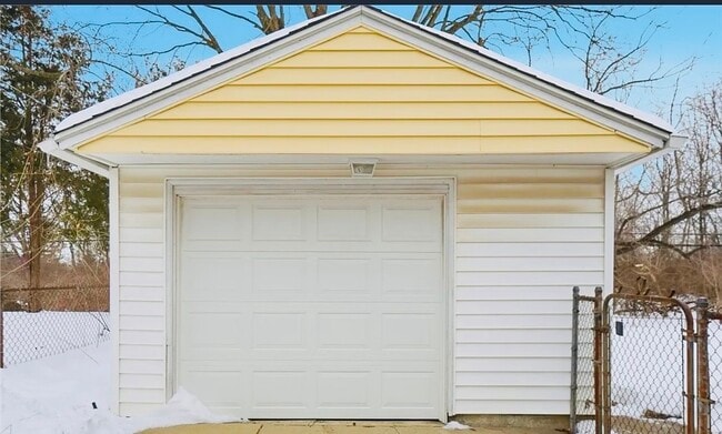 2251 Vale Dr in Dayton, OH - Foto de edificio - Building Photo