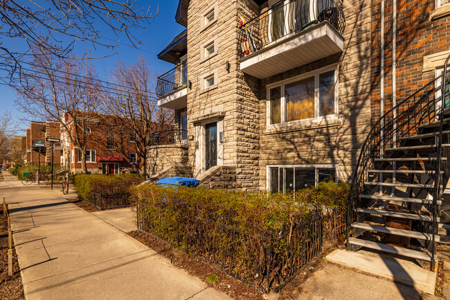 2301 Saint-Zotique St E in Montréal, QC - Building Photo - Building Photo