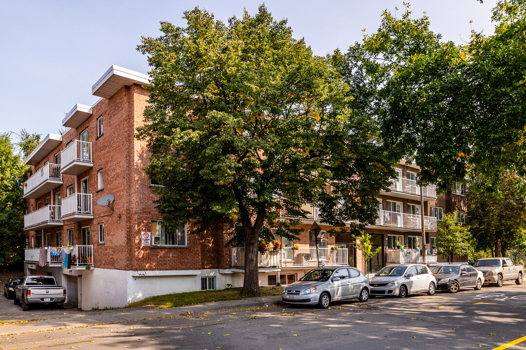 Rosemont in Montréal, QC - Building Photo