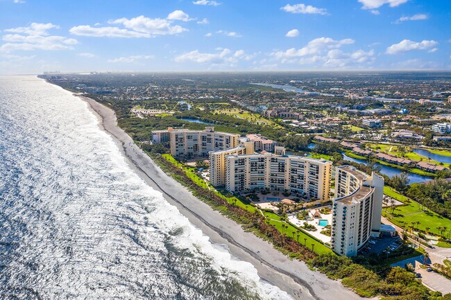 300 Ocean Trail Way in Jupiter, FL - Building Photo - Building Photo