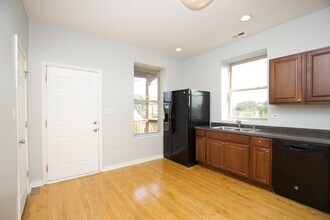 2537 N Kildare Ave, Unit 3 in Chicago, IL - Building Photo - Building Photo