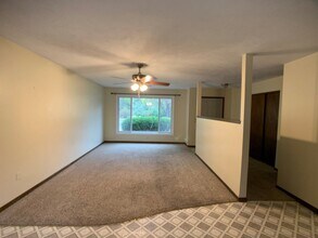 124 Harvey Dr in Manhattan, KS - Building Photo - Building Photo