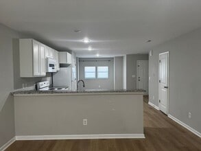513 Directive Dr in Hope Mills, NC - Building Photo - Building Photo