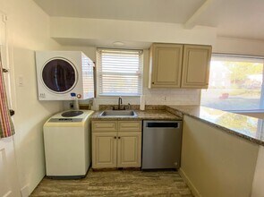 2421 Avery Ave in Memphis, TN - Building Photo - Building Photo