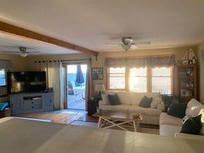 61 Ocean Rd N in Duxbury, MA - Building Photo - Building Photo