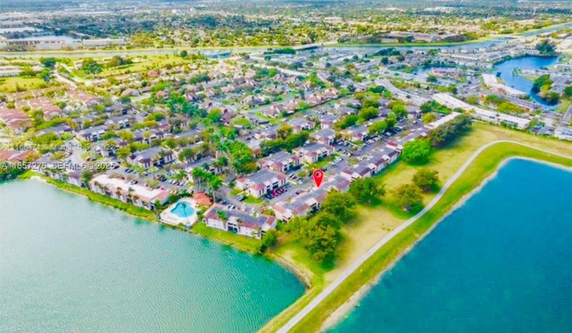 20300 NE 3rd Ct in Miami, FL - Building Photo