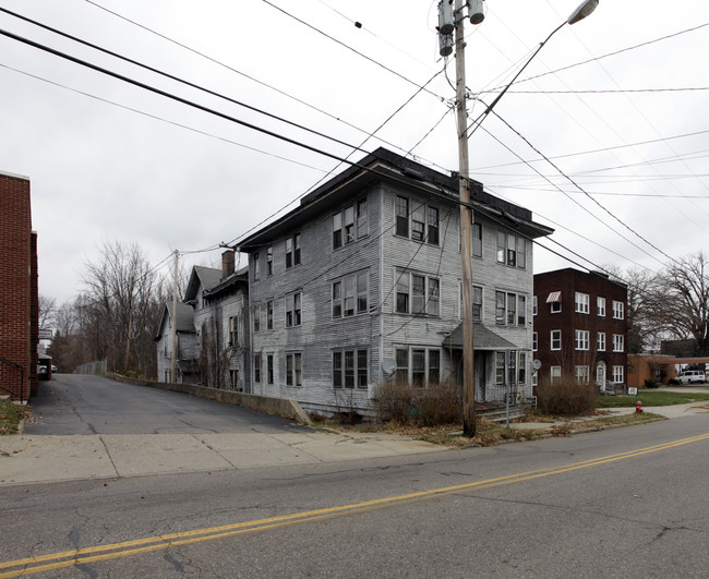 119 W Main St in Alliance, OH - Foto de edificio - Building Photo