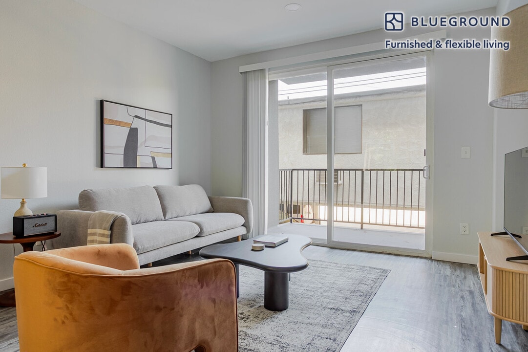 2820 Sawtelle Blvd in Los Angeles, CA - Building Photo