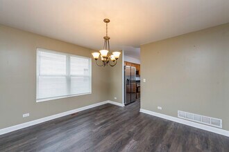 686 Chippewa Cir in Round Lake Heights, IL - Building Photo - Building Photo