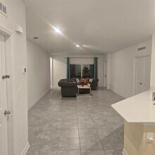 684 Sand Pne Ln in Haines City, FL - Foto de edificio - Building Photo