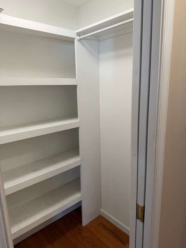 property at 122 E Moreland Ave