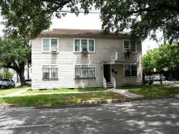 2818 Austin St