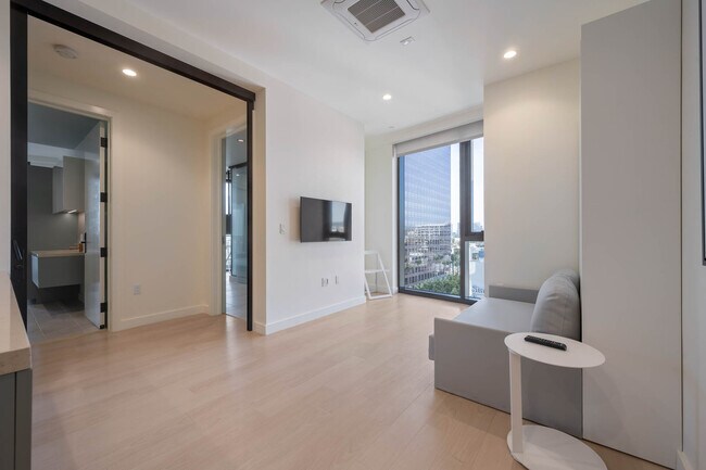 6401 Wilshire Blvd