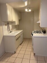 824 S Wooster St in Los Angeles, CA - Building Photo - Building Photo