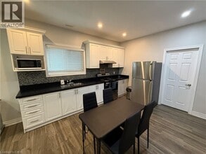 106 Spadina Ave in Hamilton, ON - Building Photo - Building Photo