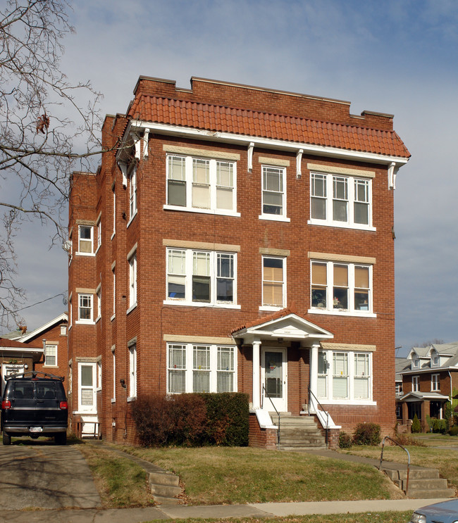 1034 12th Ave in Huntington, WV - Building Photo - Building Photo