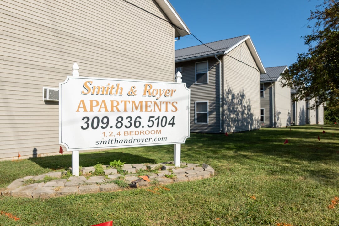 Smith and Royer Apartments in Macomb, IL - Foto de edificio