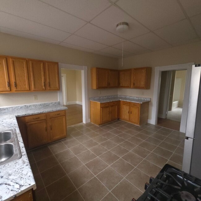 121 Northampton Ave in Springfield, MA - Building Photo - Building Photo