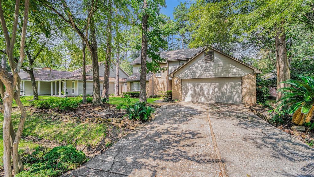 8 Hickory Oak Dr in Spring, TX - Building Photo