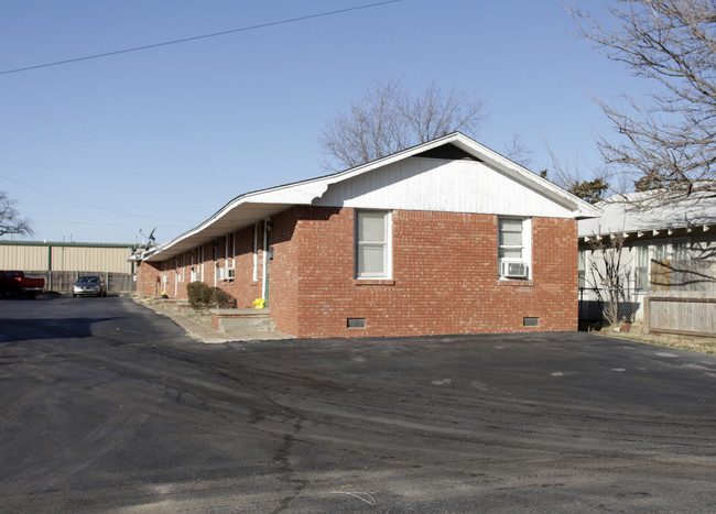 4109 N Beaver Ave in Bethany, OK - Building Photo - Building Photo