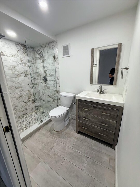 8760 SW 133rd Avenue Rd in Miami, FL - Building Photo