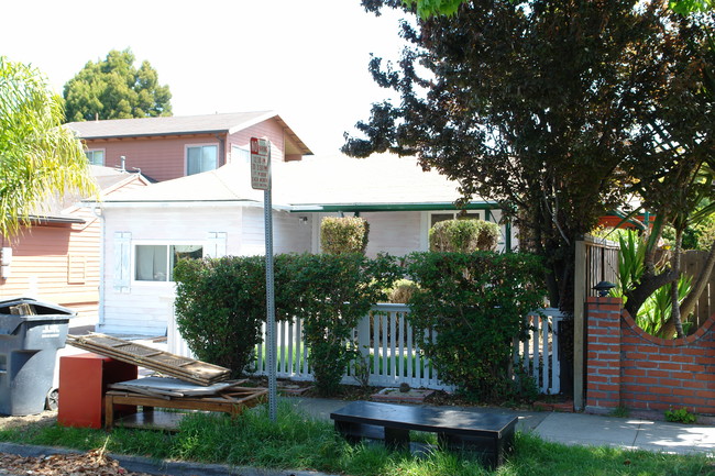 1627-1629 8th St in Berkeley, CA - Building Photo - Building Photo