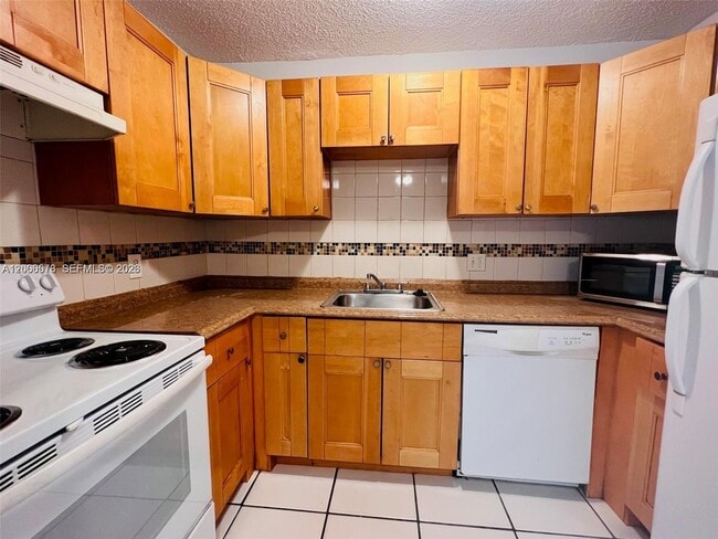 property at 10878 Royal Palm Blvd