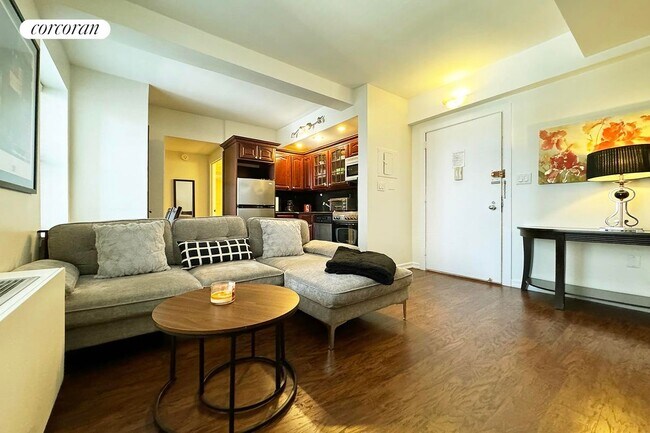 150 W 51st St in New York, NY - Building Photo - Building Photo
