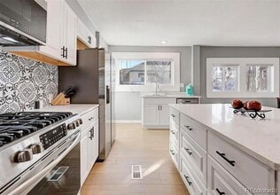 1858 S Lincoln St in Denver, CO - Building Photo - Building Photo