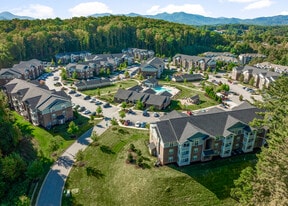 Haven at Enka Lake in Candler, NC - Building Photo