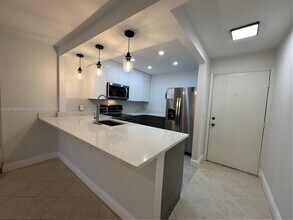 441 SE 10th St in Dania Beach, FL - Building Photo - Building Photo