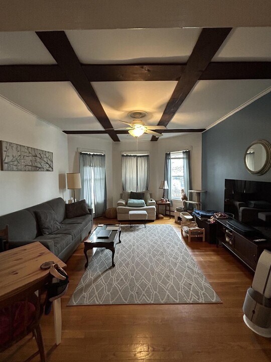 578 Main St, Unit 1 in Medford, MA - Building Photo