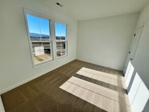 5016 Forsythia Pl in Blacksburg, VA - Building Photo - Building Photo