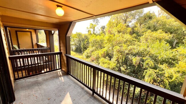 415 Lakepointe Dr in Altamonte Springs, FL - Building Photo - Building Photo