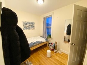 7 Oswald St, Unit 3 in Boston, MA - Building Photo - Building Photo