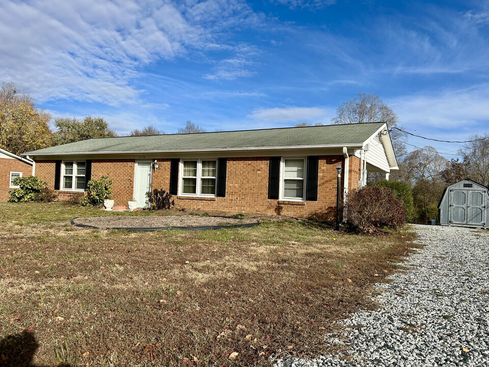 4534 Peace Rd in Trinity, NC - Building Photo