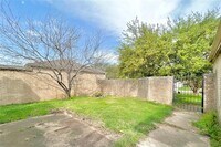 14911 Heritage Wood Dr photo'