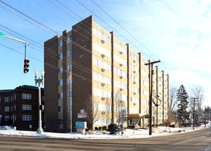 Diplomat Apartments in Canton, OH - Building Photo - Building Photo