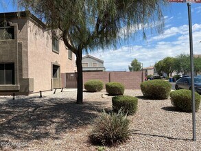 11436 W Eden McKenzie Dr in Surprise, AZ - Building Photo - Building Photo