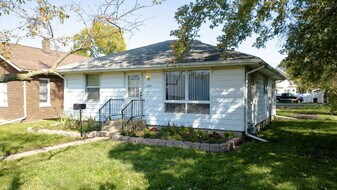 309 Iowa Ave in Streator, IL - Building Photo