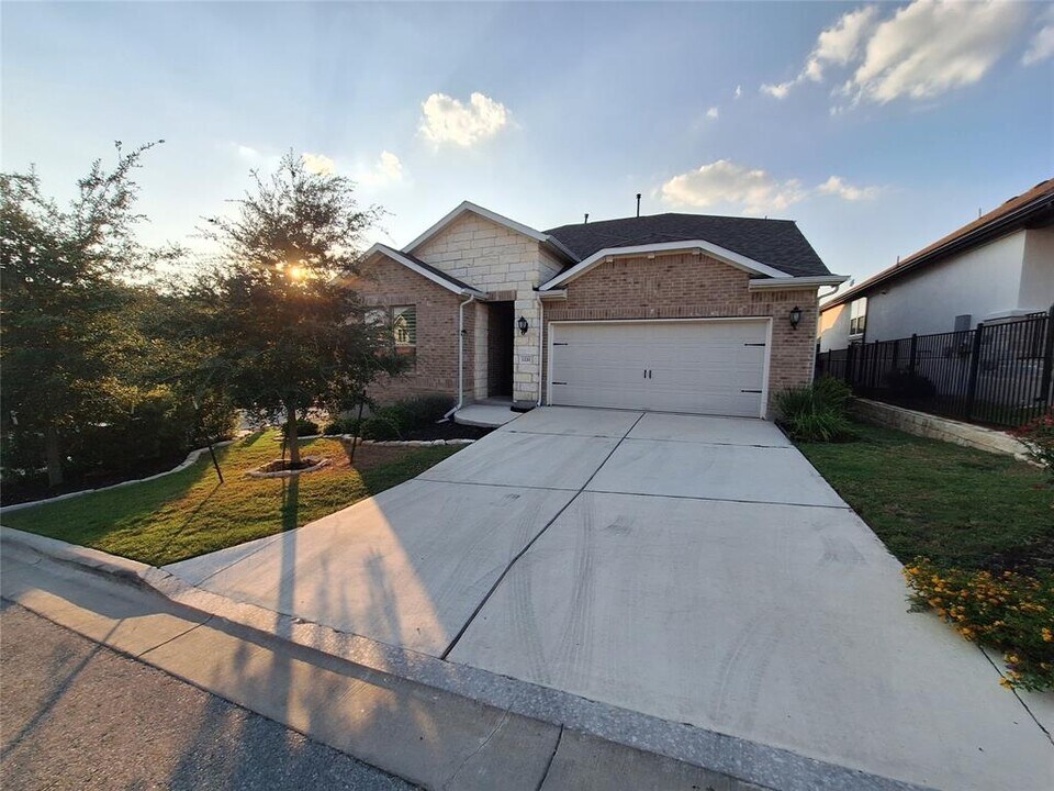 1221 Brasano Pl in Leander, TX - Building Photo