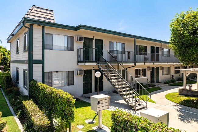 Ramhurst Property in La Mirada, CA - Foto de edificio - Building Photo