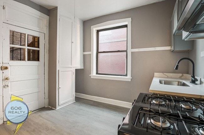 1030 E Hyde Park Blvd in Chicago, IL - Foto de edificio - Building Photo