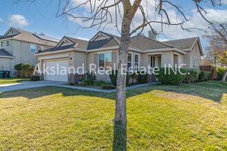 936 Heartland Dr in Manteca, CA - Building Photo - Building Photo